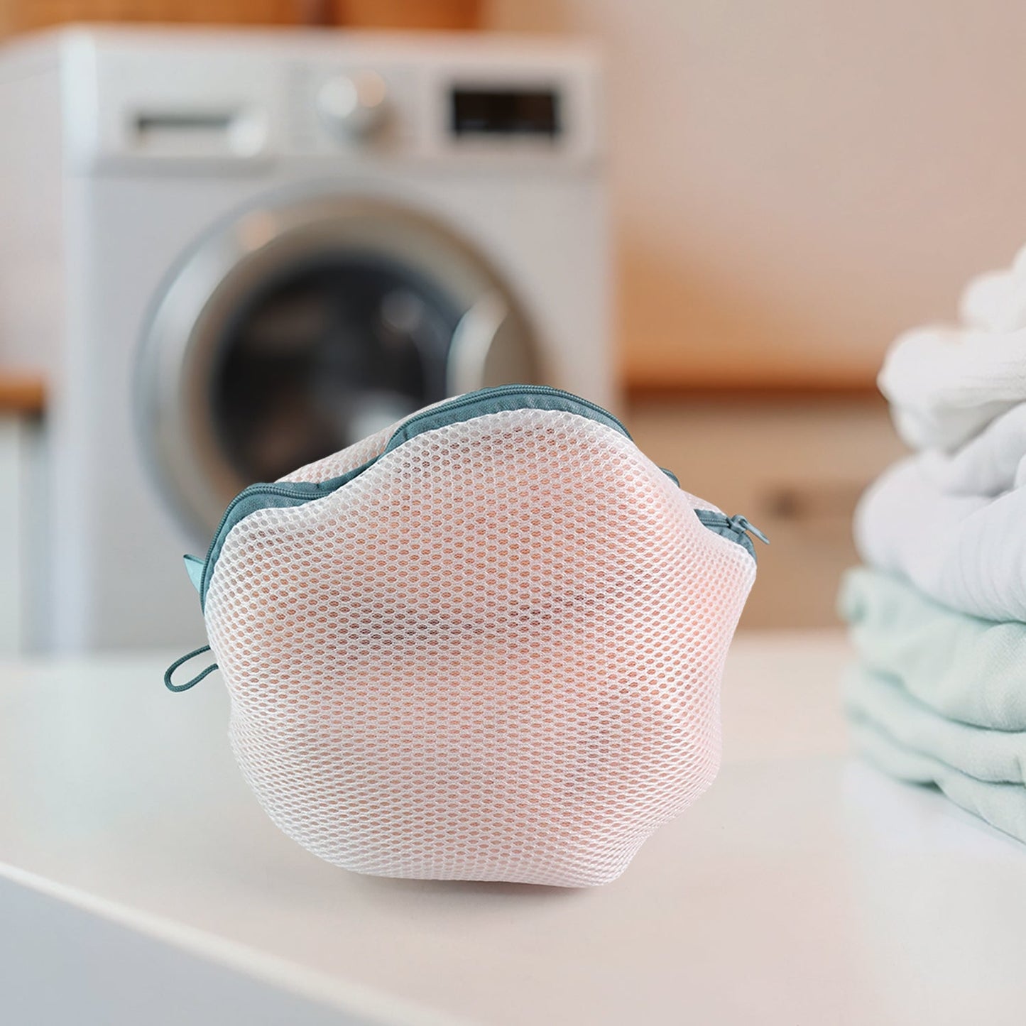 Premium Round Mesh Bra Wash Bag with Zipper for Washing Machine (1 Pc / Mix Size & Design)